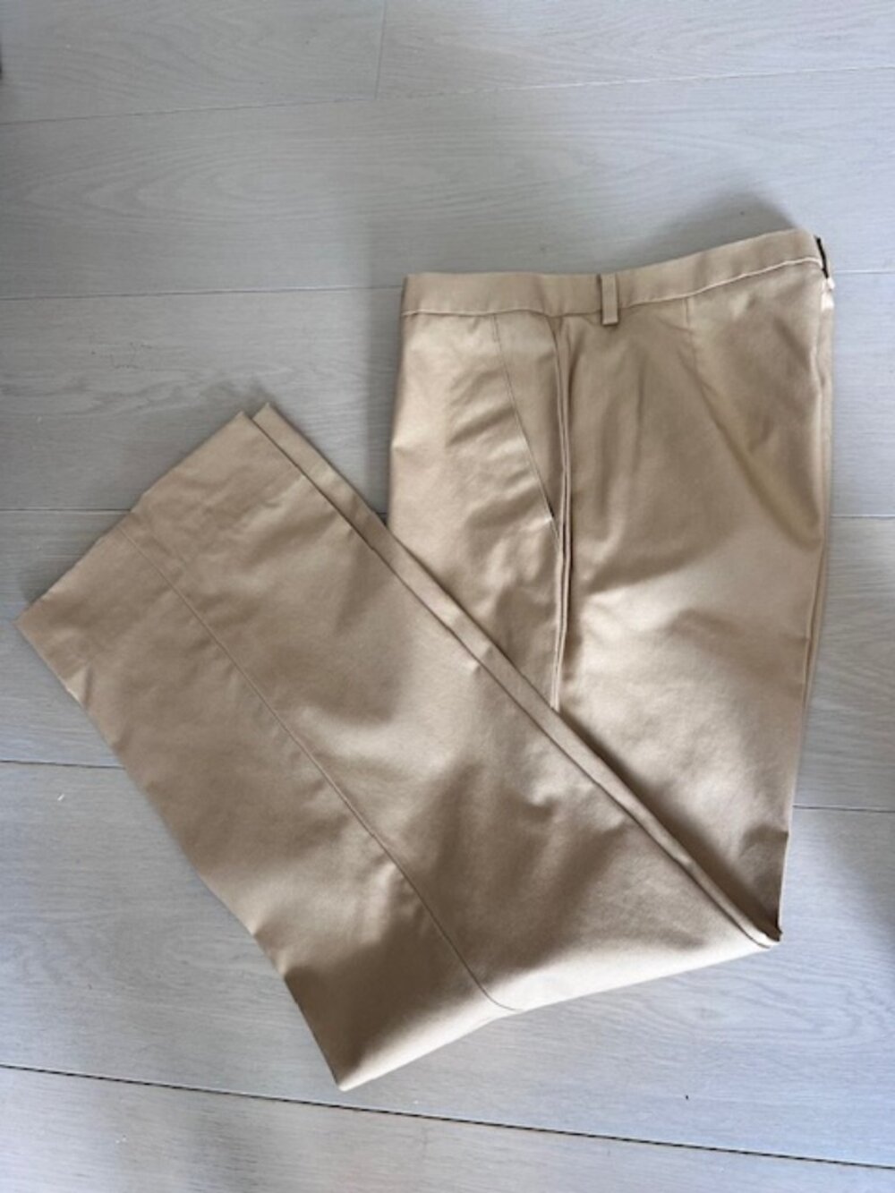 Women's Brooks Bros.  Advantage Chino Straight Leg Khaki Pants.  Size 6.